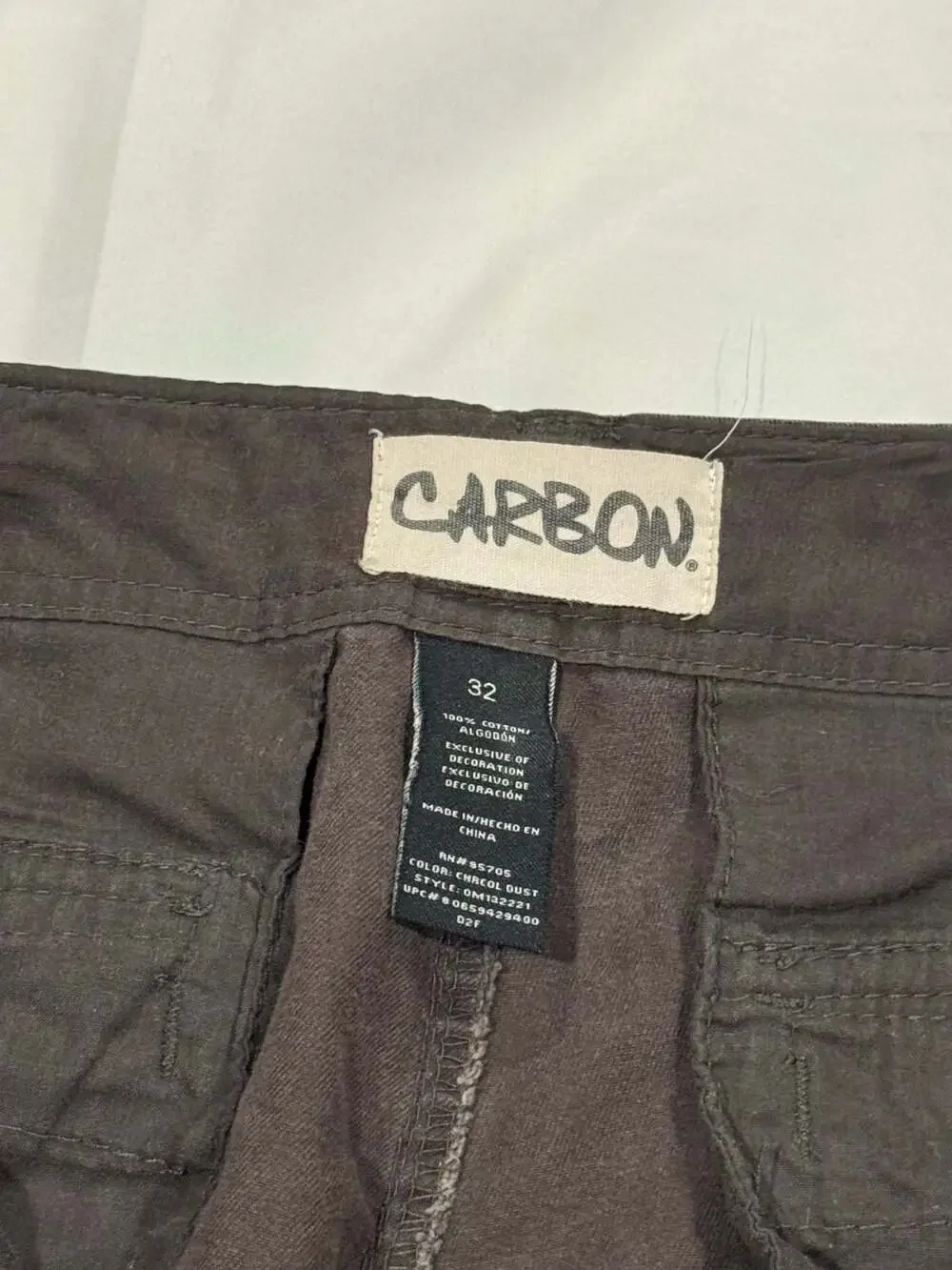 90’s Y2K Carbon Men's Charcoal Dust Cargo Shorts Size 32